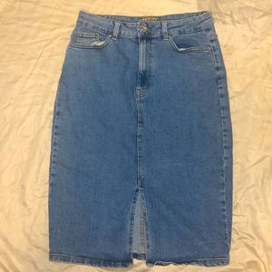 Denim & Co.  Women's Blue Denim Skirt W/Slit & Pockets Size 8